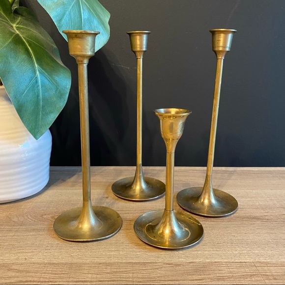 Set of 4| Mcm brass candle holders graduated tulip